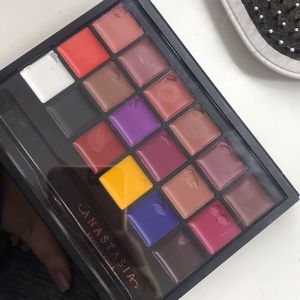 ABH lip palette